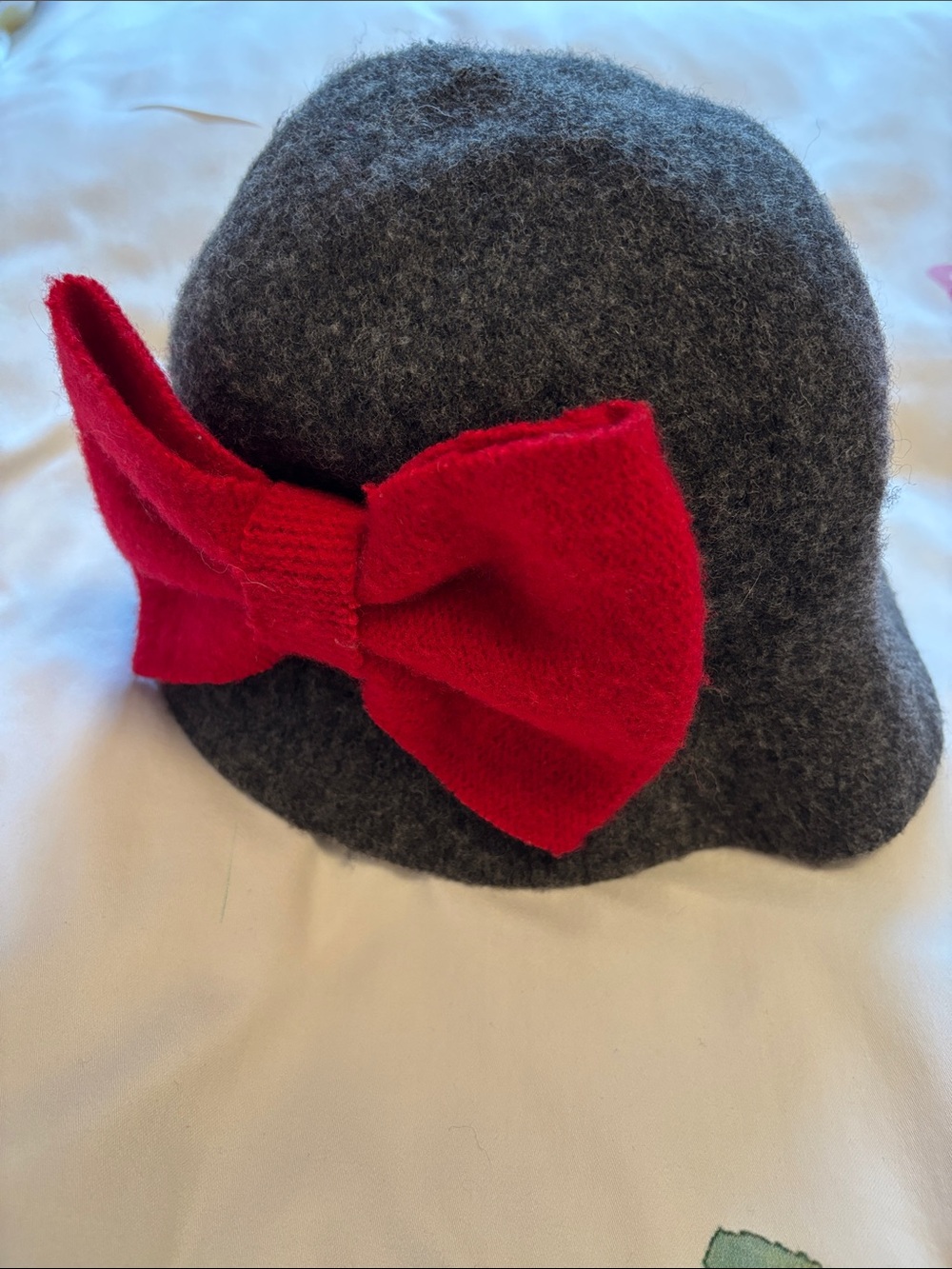 Women’s Gray Wool Cloche Hat with Red Bow